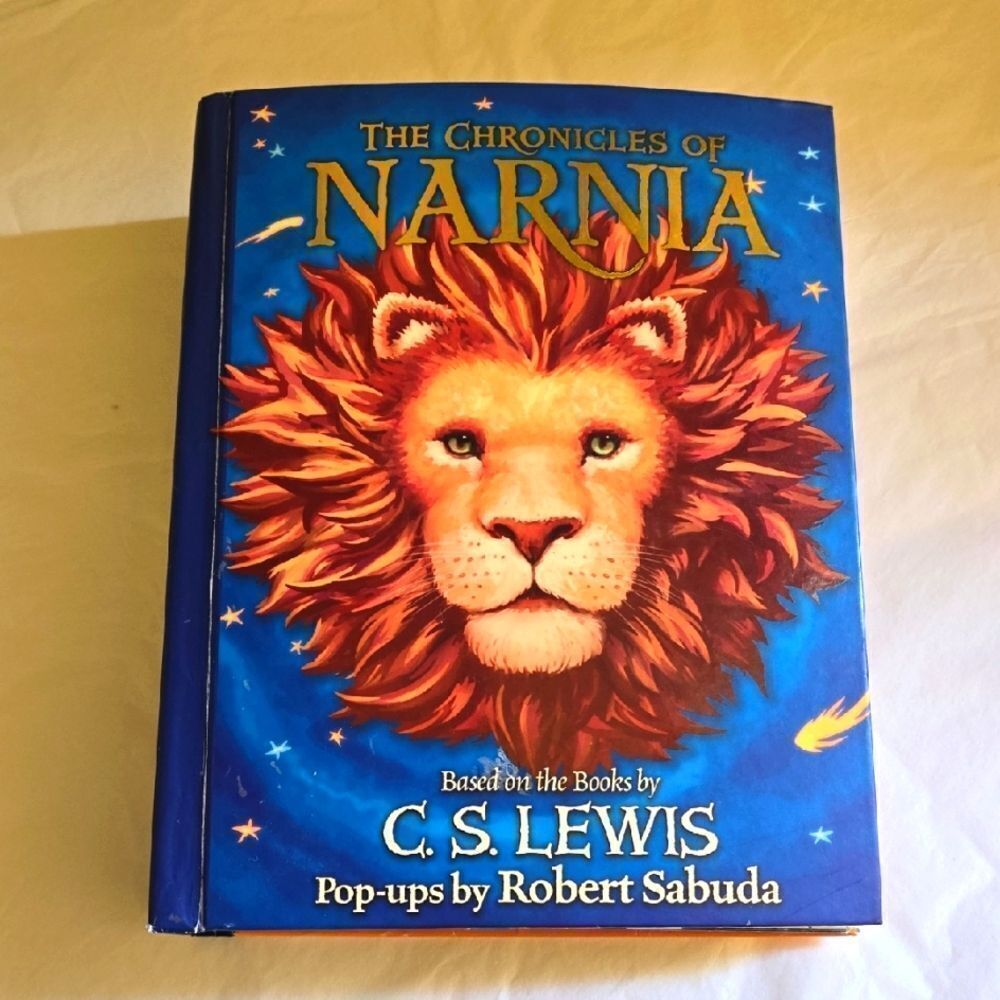 The Chronicles of Narnia Pop-Up Book